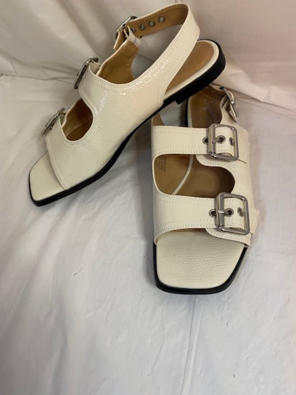 Seychelles Elsa Patten Leather Buckle Strap Sandals Cream, Women's size 10M - Picture 2 of 7